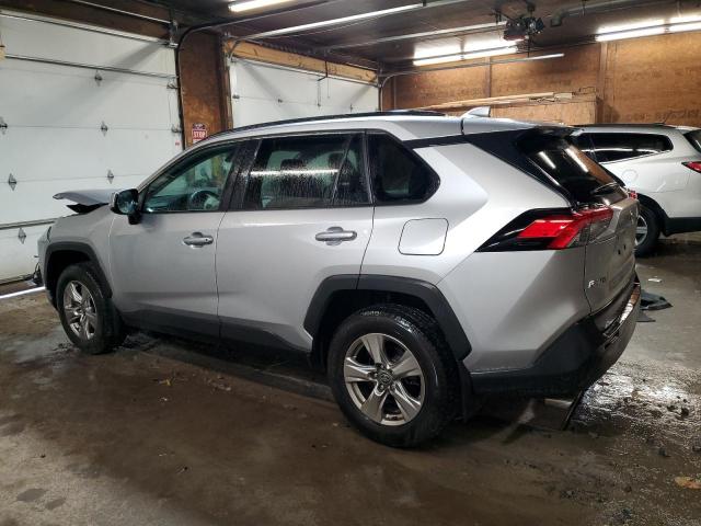 2T3P1RFV7PC376785 - 2023 TOYOTA RAV4 XLE ვერცხლისფერი ფოტო 2