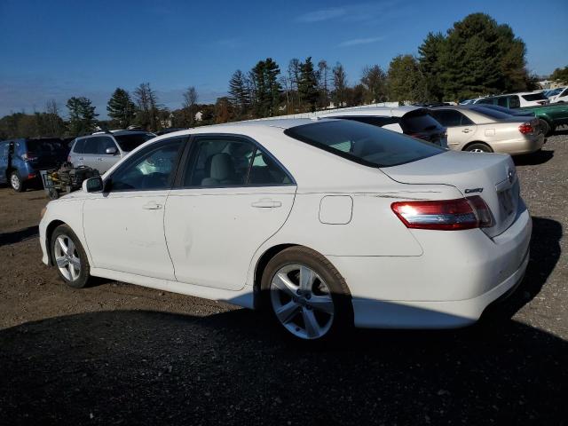 4T1BF3EK6BU729632 - 2011 TOYOTA CAMRY BASE WHITE photo 2