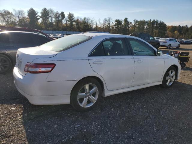 4T1BF3EK6BU729632 - 2011 TOYOTA CAMRY BASE WHITE photo 3
