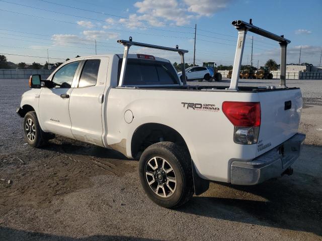 5TFRV54187X019924 - 2007 TOYOTA TUNDRA DOUBLE CAB SR5 WHITE photo 2