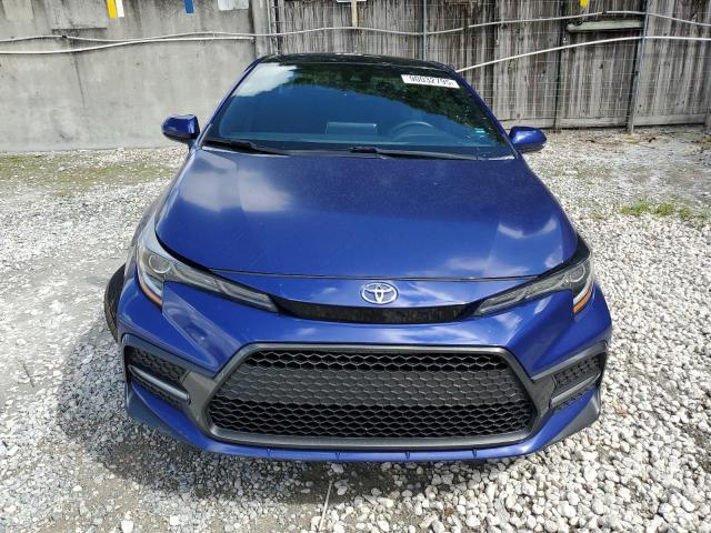 5YFS4MCE9MP070877 - 2021 TOYOTA COROLLA SE Blau Foto 5