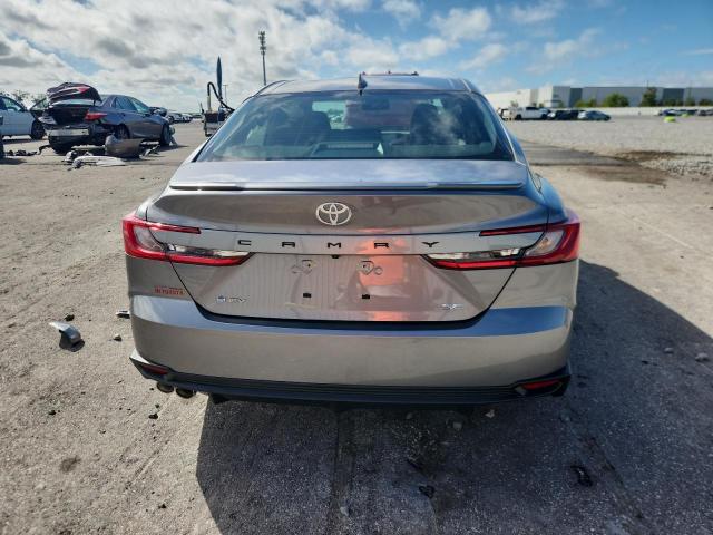 4T1DAACK0SU629914 - 2025 TOYOTA CAMRY XSE GRAY photo 6