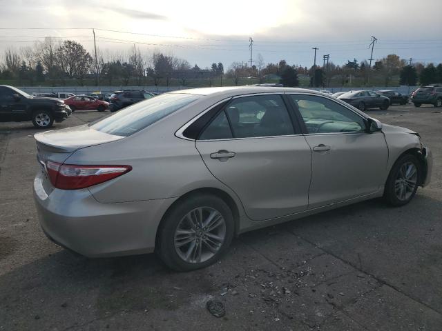 4T1BF1FK5HU426840 - 2017 TOYOTA CAMRY LE 银色 照片 3