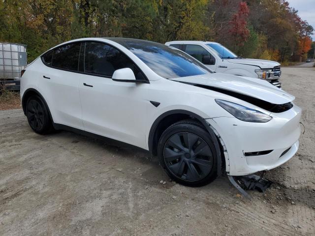 7SAYGAEE4RF205752 - 2024 TESLA MODEL Y 白色 照片 4