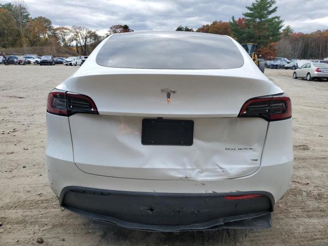 7SAYGAEE4RF205752 - 2024 TESLA MODEL Y 白色 照片 6