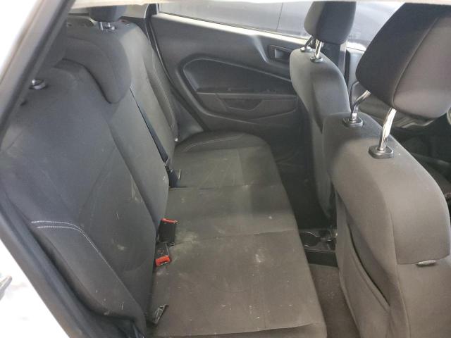 3FADP4EJXJM133536 - 2018 FORD FIESTA SE WHITE photo 10