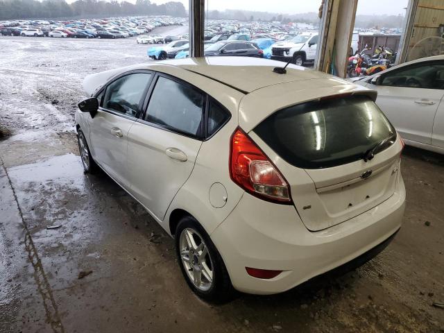 3FADP4EJXJM133536 - 2018 FORD FIESTA SE WHITE photo 2