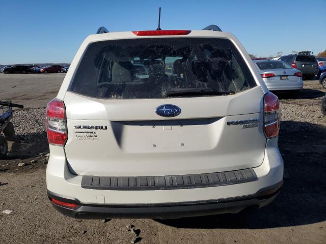 JF2SJAFC6FH585935 - 2015 SUBARU FORESTER 2.5I PREMIUM WHITE photo 6