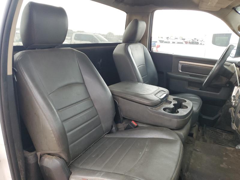 3C7WRMBL0JG175752 - 2018 RAM 5500 Ağ foto 10