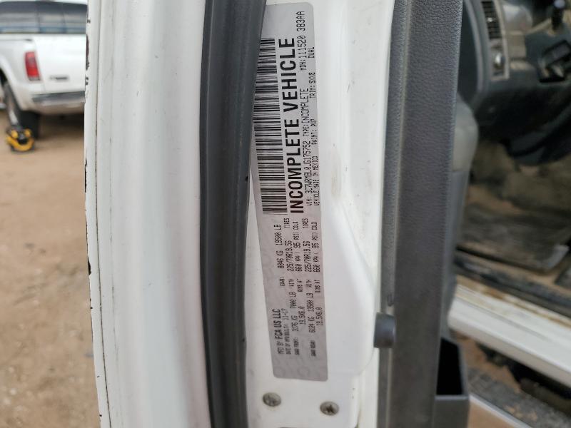 3C7WRMBL0JG175752 - 2018 RAM 5500 Ağ foto 12