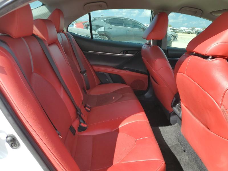 4T1B61HK2KU257137 - 2019 TOYOTA CAMRY XSE 白色 照片 10