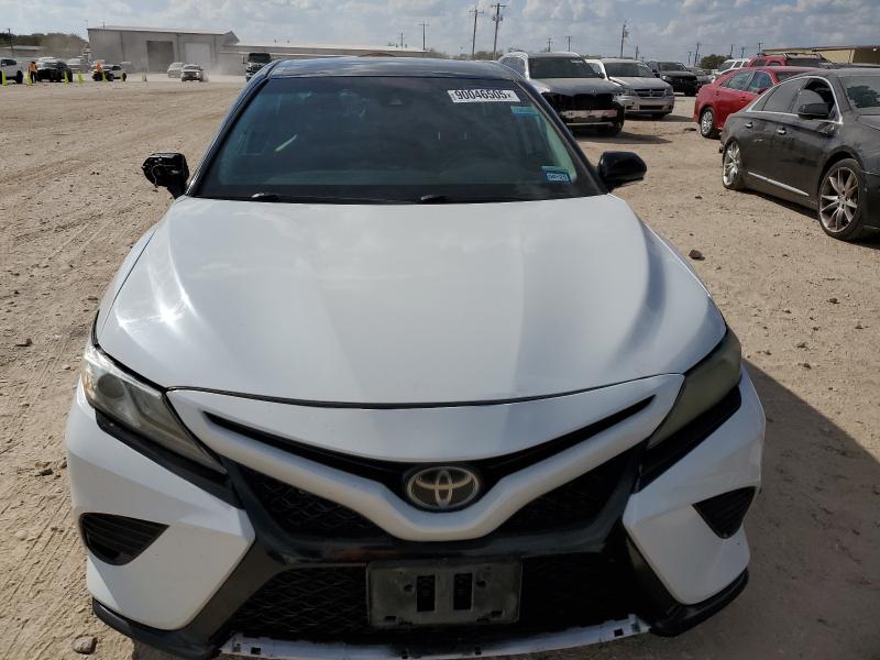 4T1B61HK2KU257137 - 2019 TOYOTA CAMRY XSE 白色 照片 5