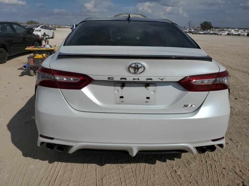 4T1B61HK2KU257137 - 2019 TOYOTA CAMRY XSE 白色 照片 6