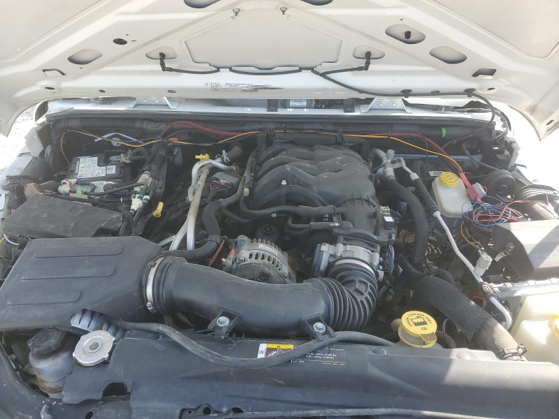 1C4BJWDG5HL742999 - 2017 JEEP WRANGLER U SPORT WHITE photo 12