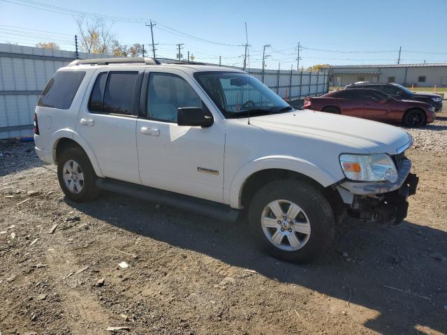1FMEU73E48UA37028 - 2008 FORD EXPLORER XLT WHITE photo 4