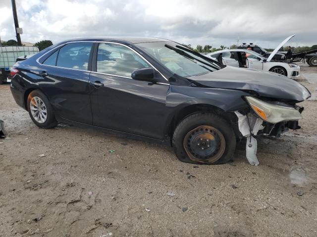 4T1BF1FK6GU588538 - 2016 TOYOTA CAMRY LE BLACK photo 4
