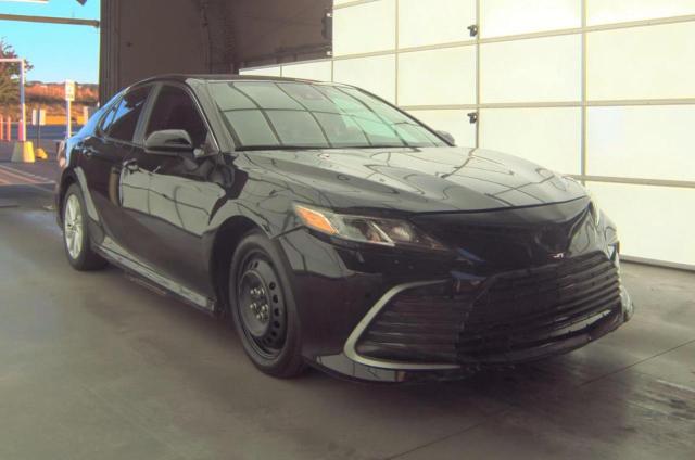 4T1C11AK5NU66085 - 2022 TOYOTA CAMRY LE BLACK photo 2