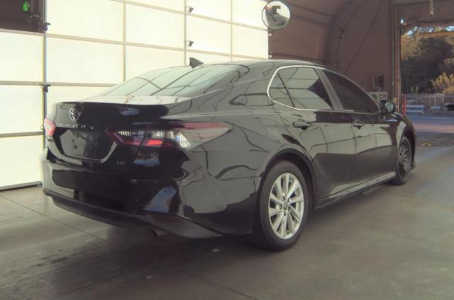 4T1C11AK5NU66085 - 2022 TOYOTA CAMRY LE BLACK photo 4