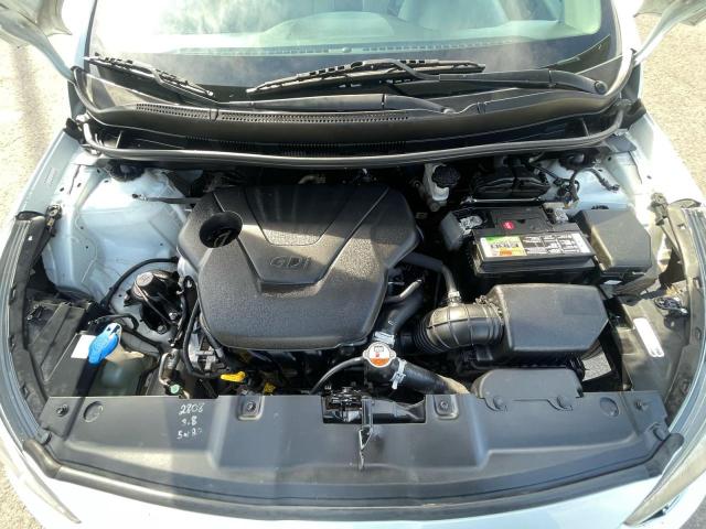 KMHCT4AE1HU307800 - 2017 HYUNDAI ACCENT SE 白色 照片 7