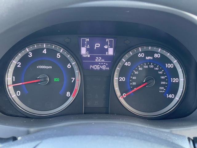 KMHCT4AE1HU307800 - 2017 HYUNDAI ACCENT SE 白色 照片 8