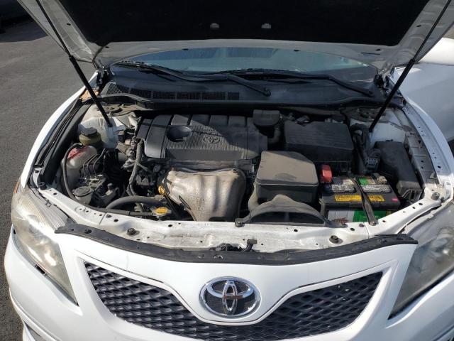 4T1BF3EK9AU577439 - 2010 TOYOTA CAMRY BASE WHITE photo 11