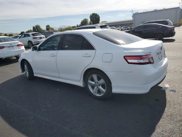 4T1BF3EK9AU577439 - 2010 TOYOTA CAMRY BASE WHITE photo 2
