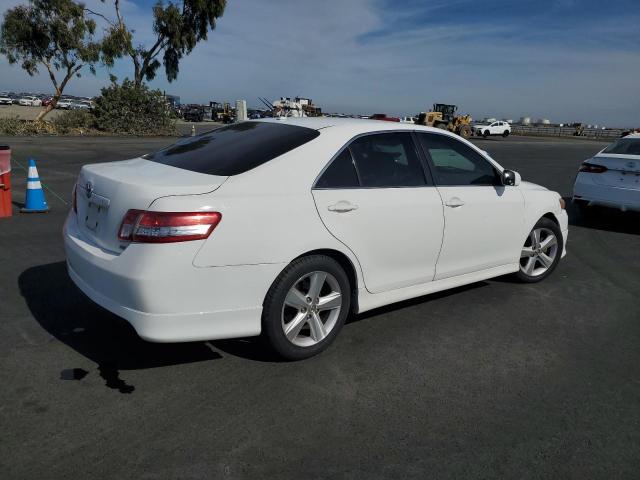 4T1BF3EK9AU577439 - 2010 TOYOTA CAMRY BASE WHITE photo 3