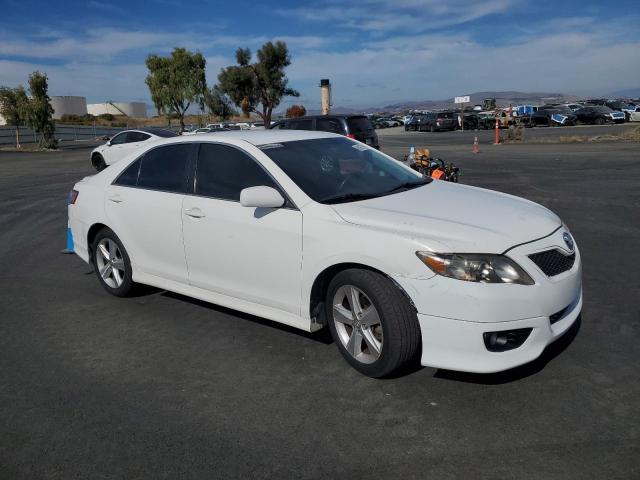 4T1BF3EK9AU577439 - 2010 TOYOTA CAMRY BASE WHITE photo 4