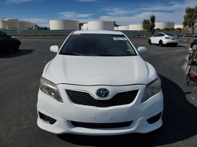 4T1BF3EK9AU577439 - 2010 TOYOTA CAMRY BASE WHITE photo 5