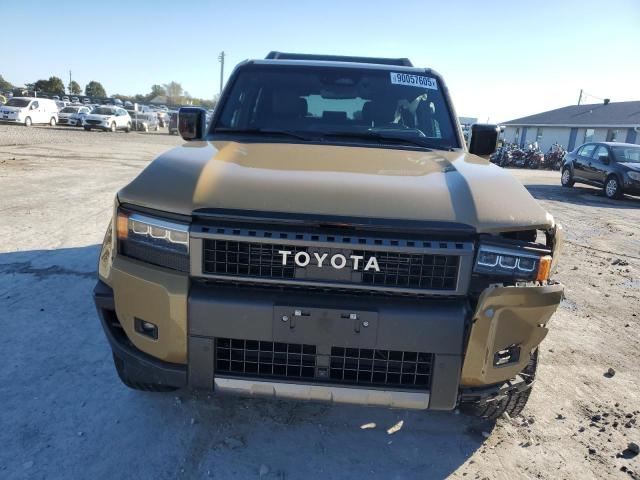 JTEABFAJXRK003882 - 2024 TOYOTA LAND CRUIS BASE Złoty zdjęcie 5