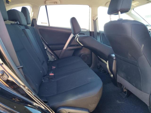 2T3BFREV1JW839734 - 2018 TOYOTA RAV4 LE შავი ფოტო 10