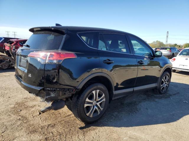 2T3BFREV1JW839734 - 2018 TOYOTA RAV4 LE შავი ფოტო 3
