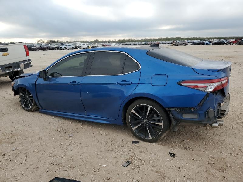 4T1BZ1HK4JU002558 - 2018 TOYOTA CAMRY XSE BLUE photo 2