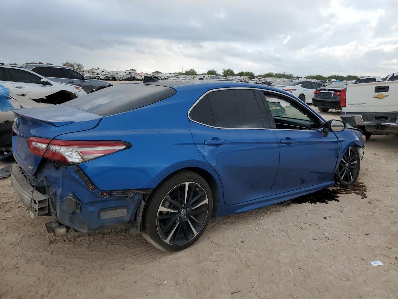 4T1BZ1HK4JU002558 - 2018 TOYOTA CAMRY XSE BLUE photo 3