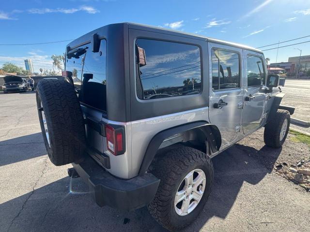 1C4BJWDG5JL926863 - 2018 JEEP WRANGLER U SPORT Silber Foto 4
