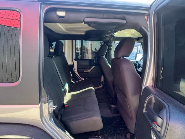 1C4BJWDG5JL926863 - 2018 JEEP WRANGLER U SPORT Silber Foto 6