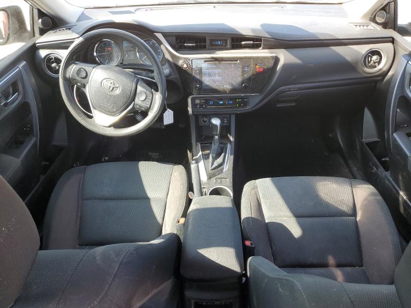 5YFBURHE5KP936819 - 2019 TOYOTA COROLLA L 银色 照片 8