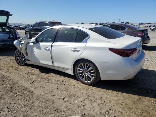 JN1EV7AP8JM355071 - 2018 INFINITI Q50 LUXE WHITE photo 2