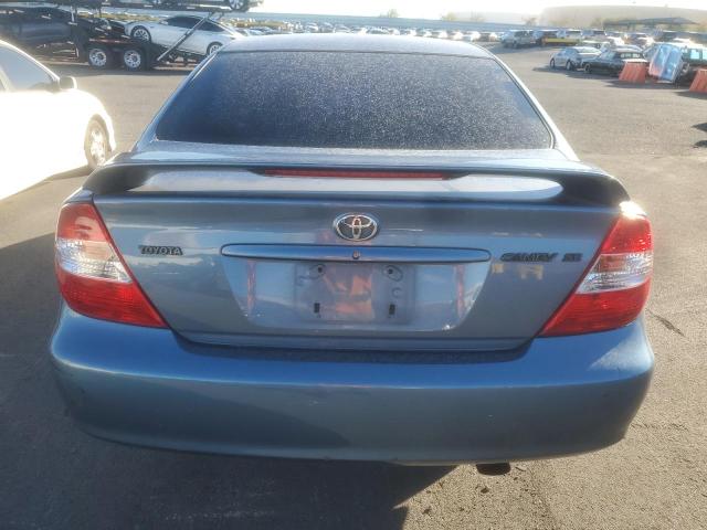 JTDBE32K040253478 - 2004 TOYOTA CAMRY LE BLUE photo 6