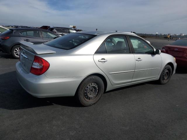 JTDBE32K830165731 - 2003 TOYOTA CAMRY LE 银色 照片 3