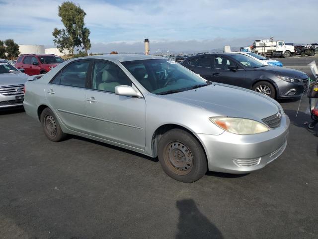 JTDBE32K830165731 - 2003 TOYOTA CAMRY LE 银色 照片 4