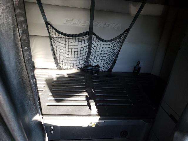 3AKJHHDR2JSKB5666 - 2018 FREIGHTLINER CASCADIA 1 Blanc photo 5