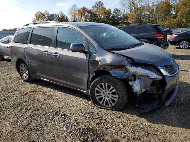 5TDYK3DC1FS590945 - 2015 TOYOTA SIENNA XLE GRAY photo 4