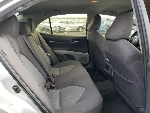 JTNB11HK4J3045102 - 2018 TOYOTA CAMRY L SILVER photo 10