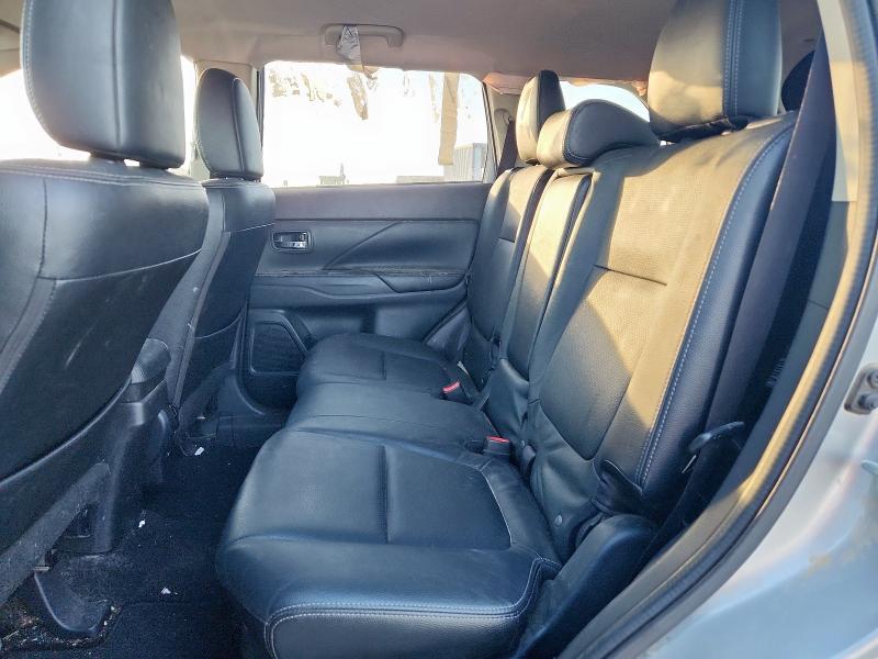 JA4AD3A31JZ010420 - 2018 MITSUBISHI OUTLANDER SE SILVER photo 11