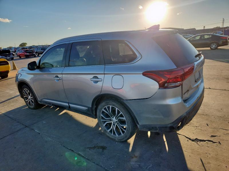 JA4AD3A31JZ010420 - 2018 MITSUBISHI OUTLANDER SE SILVER photo 2