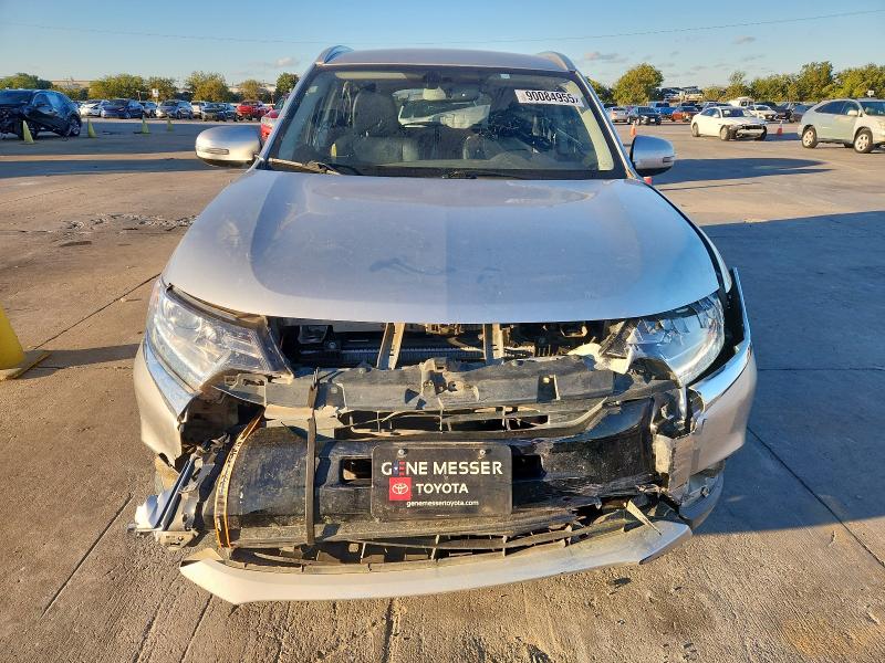 JA4AD3A31JZ010420 - 2018 MITSUBISHI OUTLANDER SE SILVER photo 5