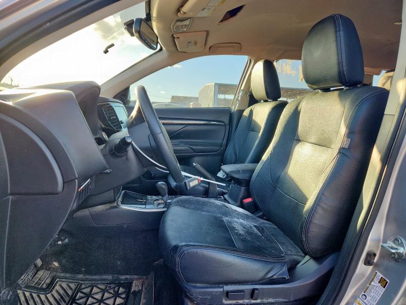 JA4AD3A31JZ010420 - 2018 MITSUBISHI OUTLANDER SE SILVER photo 7