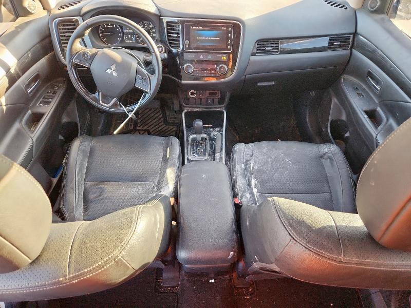 JA4AD3A31JZ010420 - 2018 MITSUBISHI OUTLANDER SE SILVER photo 8