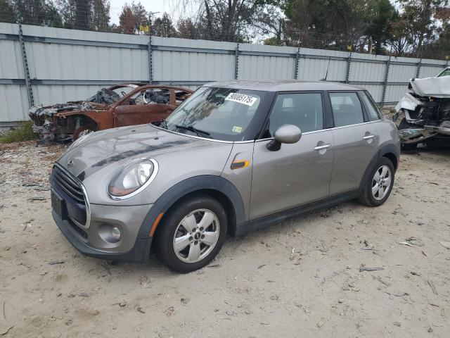 2017 MINI COOPER, 